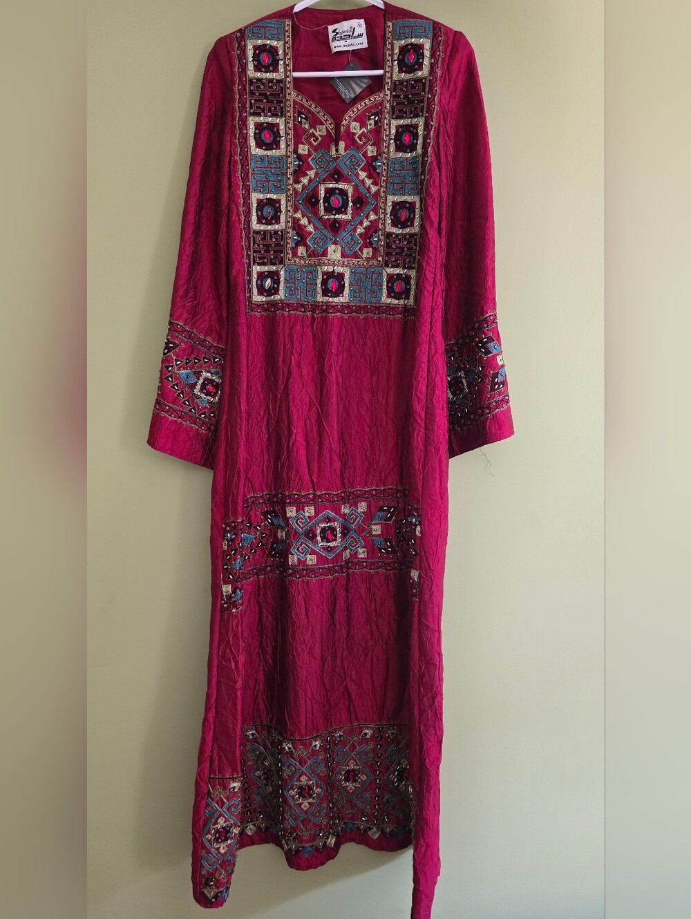 Embroidered Fuchsia Maxi Dress with Beadwork - Unknown Brand